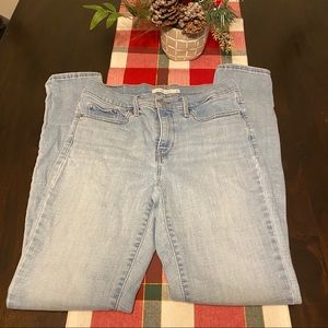 Women’s Levi’s jeans